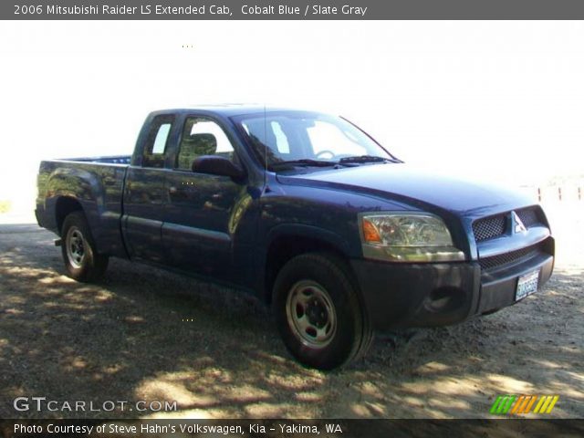 2006 Mitsubishi Raider LS Extended Cab in Cobalt Blue