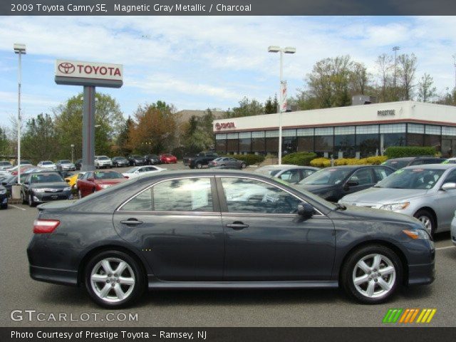 2009 Toyota Camry SE in Magnetic Gray Metallic