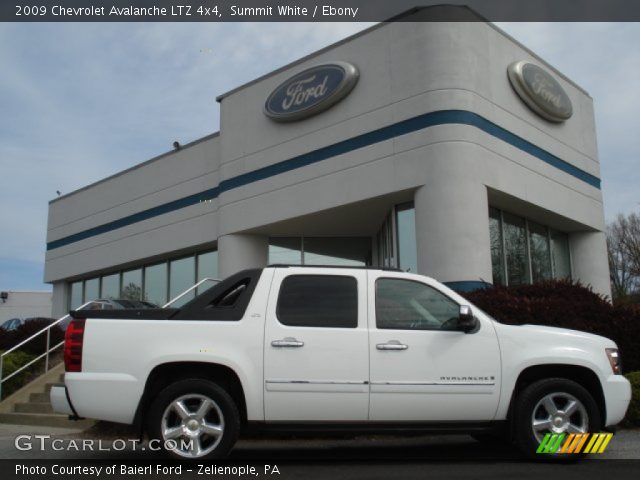 2009 Chevrolet Avalanche LTZ 4x4 in Summit White