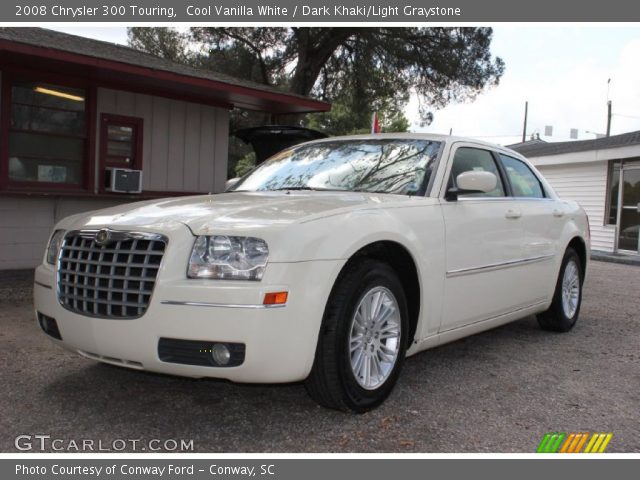 2008 Chrysler 300 Touring in Cool Vanilla White