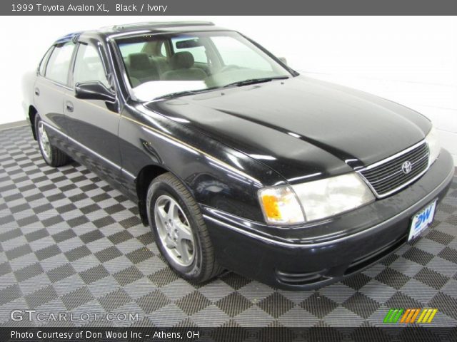 1999 Toyota Avalon XL in Black
