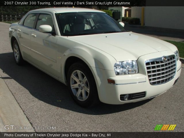2007 Chrysler 300 Touring in Cool Vanilla