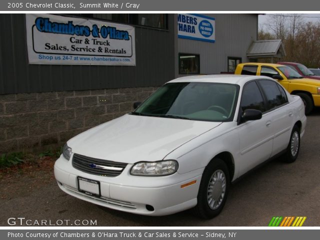 2005 Chevrolet Classic  in Summit White