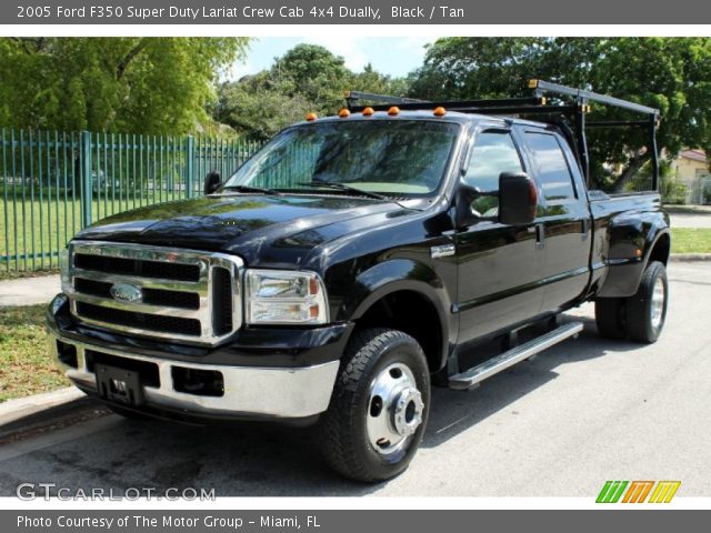 2005 Ford F350 Super Duty Lariat Crew Cab 4x4 Dually in Black