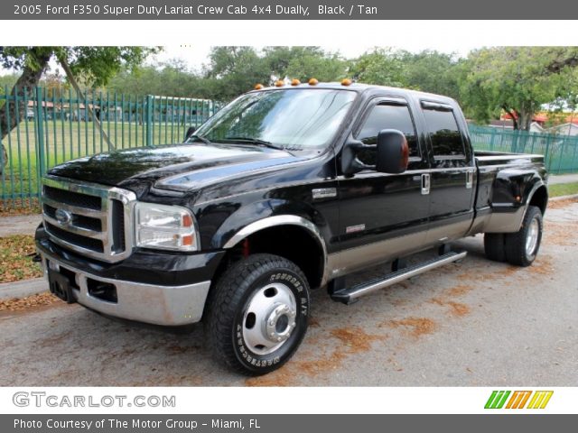 2005 Ford F350 Super Duty Lariat Crew Cab 4x4 Dually in Black