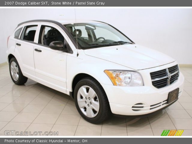 2007 Dodge Caliber SXT in Stone White