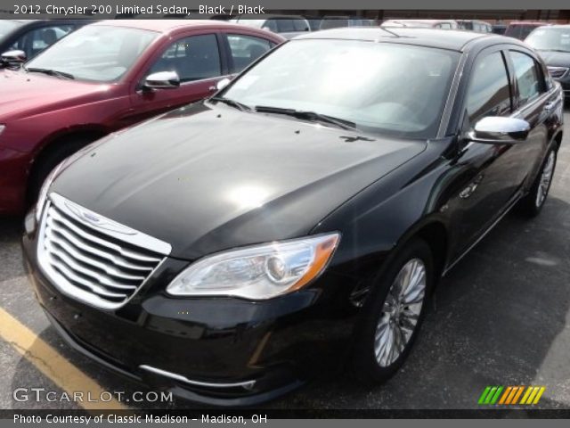 2012 Chrysler 200 Limited Sedan in Black