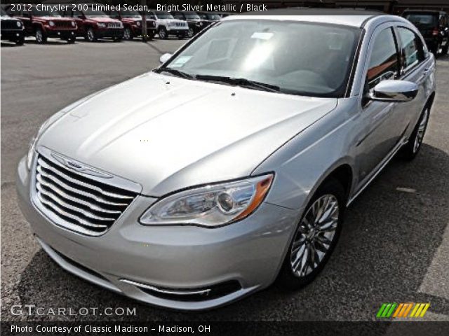 2012 Chrysler 200 Limited Sedan in Bright Silver Metallic