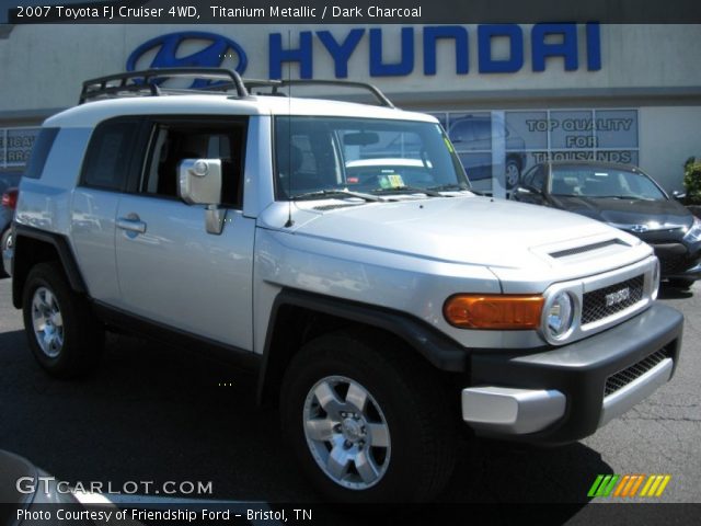 2007 Toyota FJ Cruiser 4WD in Titanium Metallic