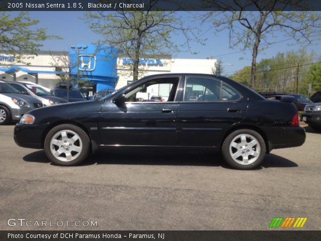 2005 Nissan Sentra 1.8 S in Blackout