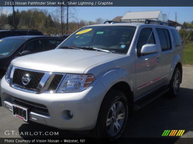 2011 Nissan Pathfinder Silver 4x4 in Silver Lightning