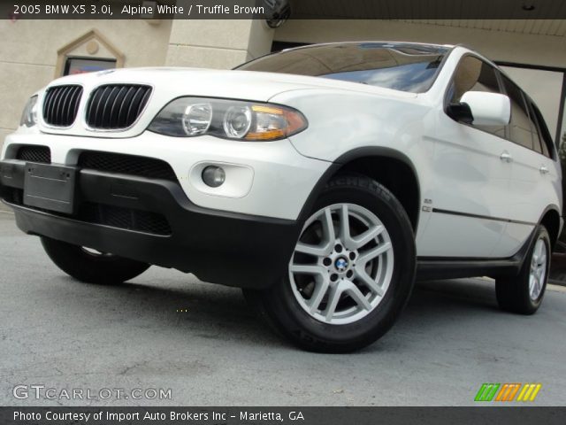 2005 BMW X5 3.0i in Alpine White