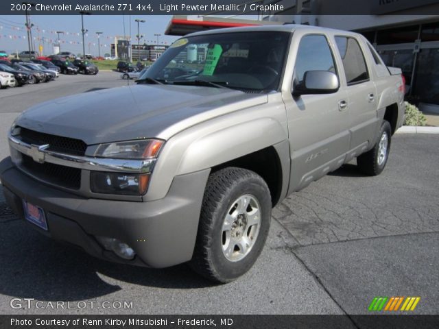 2002 Chevrolet Avalanche Z71 4x4 in Light Pewter Metallic