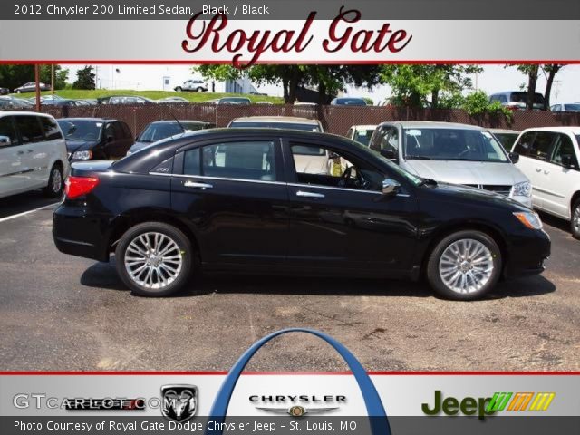 2012 Chrysler 200 Limited Sedan in Black