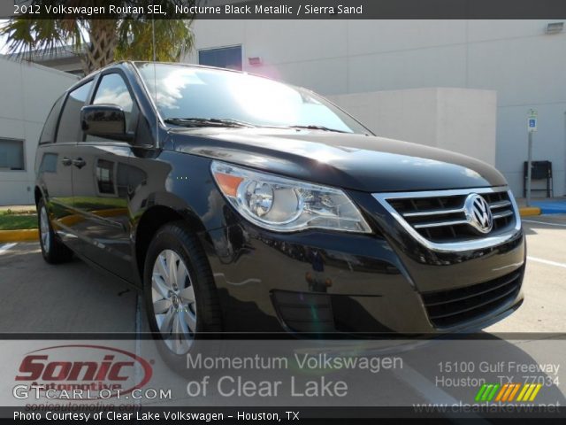 2012 Volkswagen Routan SEL in Nocturne Black Metallic