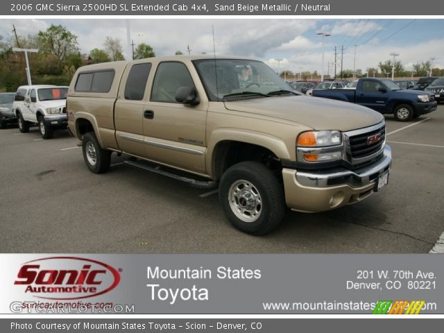 2006 GMC Sierra 2500HD SL Extended Cab 4x4 in Sand Beige Metallic