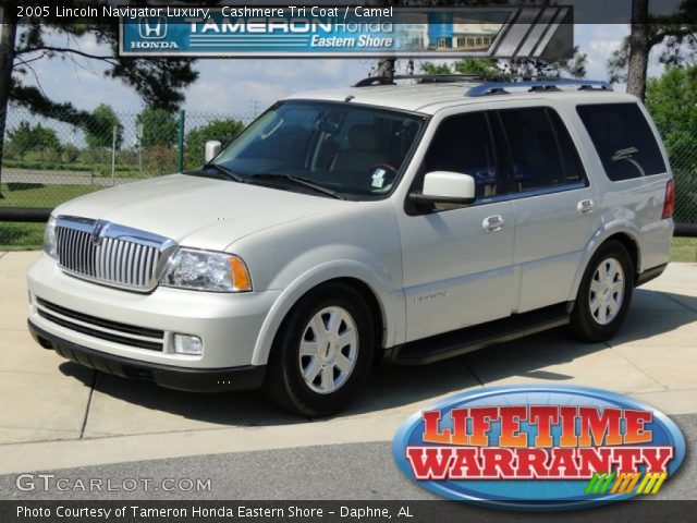 2005 Lincoln Navigator Luxury in Cashmere Tri Coat