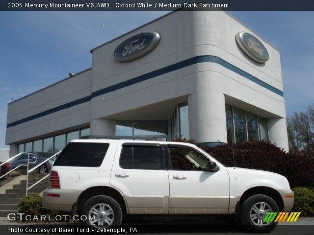 2005 Mercury Mountaineer V6 AWD in Oxford White