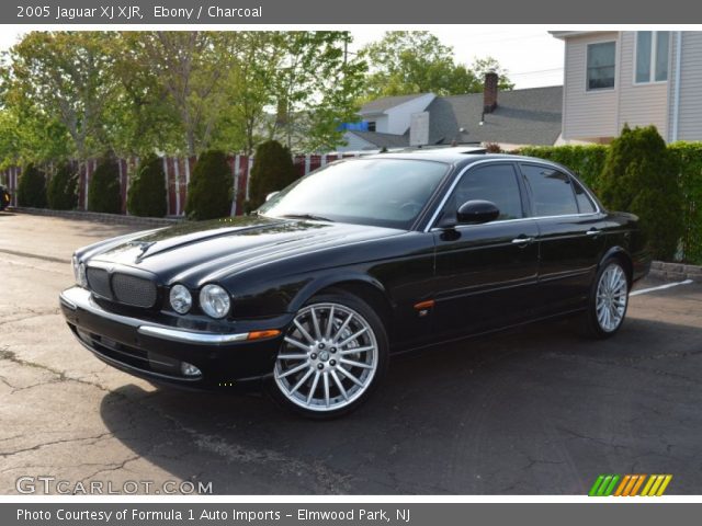 2005 Jaguar XJ XJR in Ebony