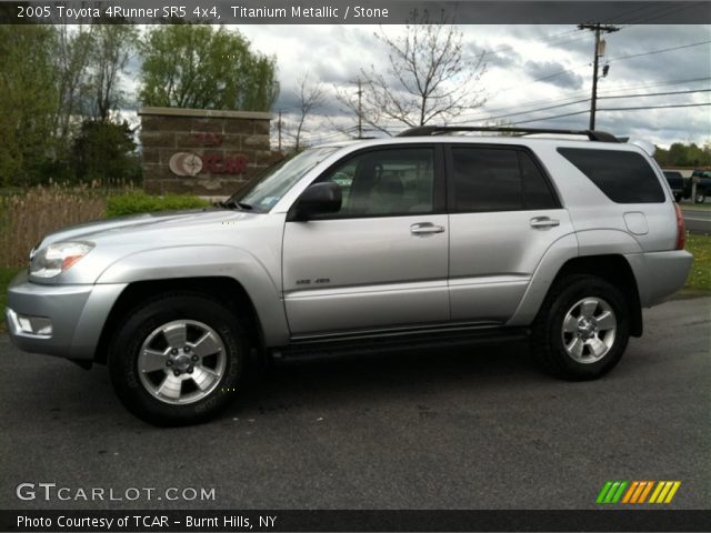 2005 Toyota 4Runner SR5 4x4 in Titanium Metallic