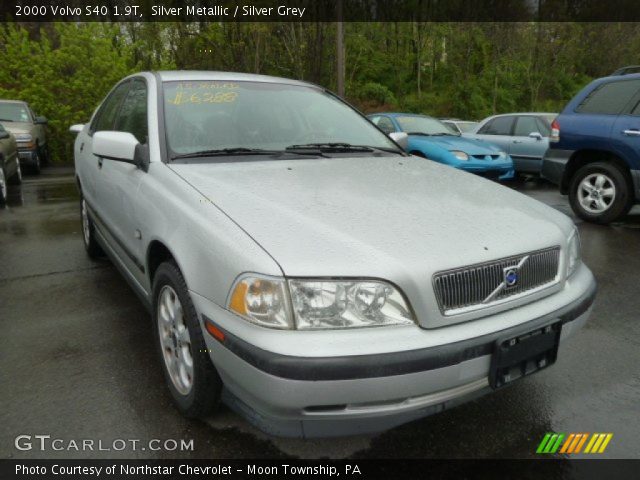2000 Volvo S40 1.9T in Silver Metallic