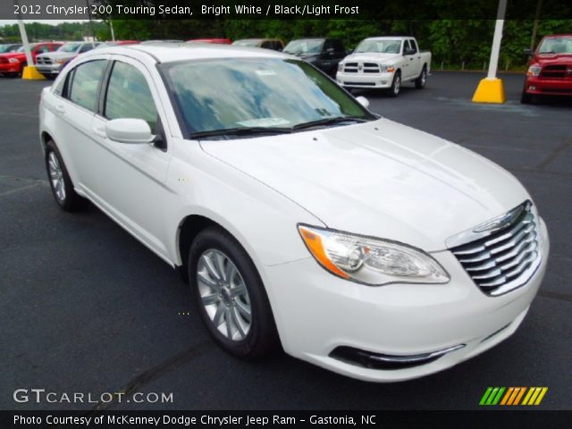 2012 Chrysler 200 Touring Sedan in Bright White
