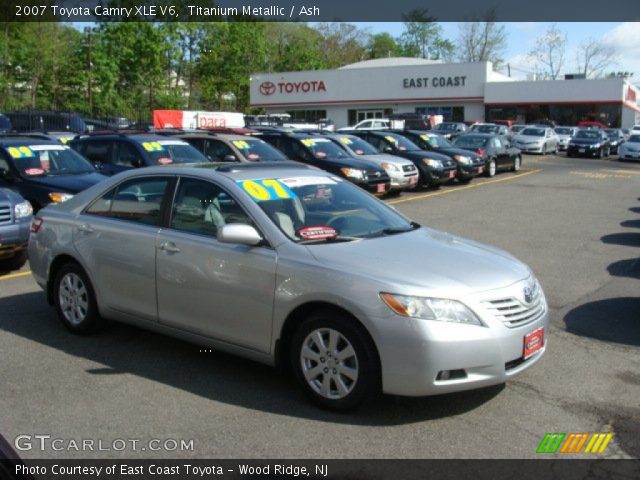 2007 Toyota Camry XLE V6 in Titanium Metallic