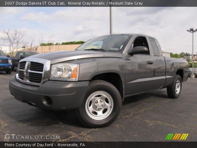 2007 Dodge Dakota ST Club Cab in Mineral Gray Metallic