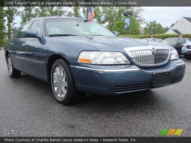 2005 Lincoln Town Car Signature Limited in Norsea Blue Metallic