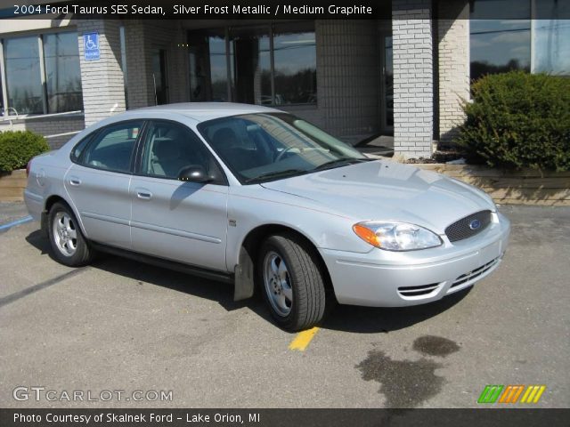 2004 Ford Taurus SES Sedan in Silver Frost Metallic