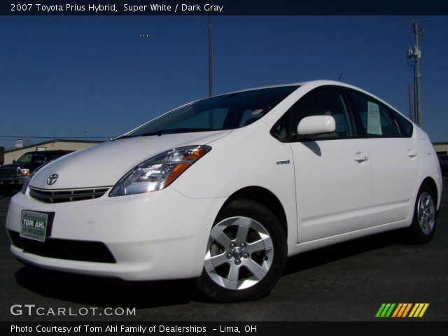 2007 Toyota Prius Hybrid in Super White