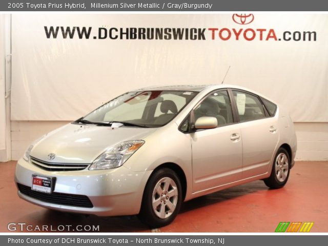 2005 Toyota Prius Hybrid in Millenium Silver Metallic