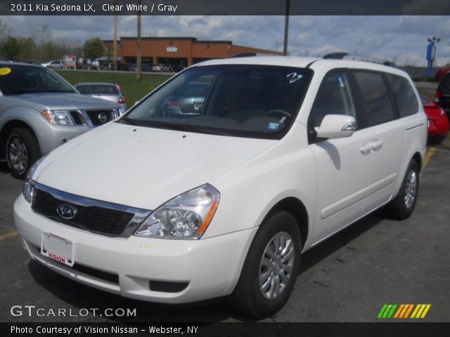 2011 Kia Sedona LX in Clear White