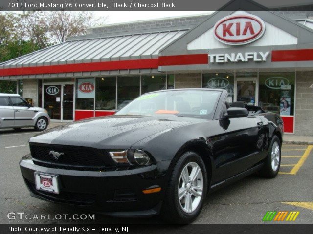 2012 Ford Mustang V6 Convertible in Black