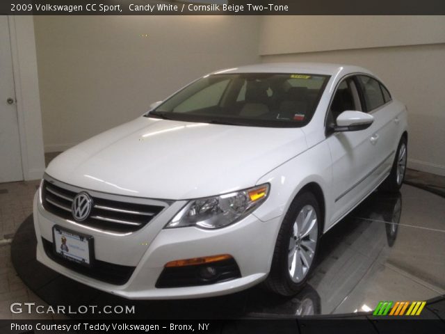 2009 Volkswagen CC Sport in Candy White