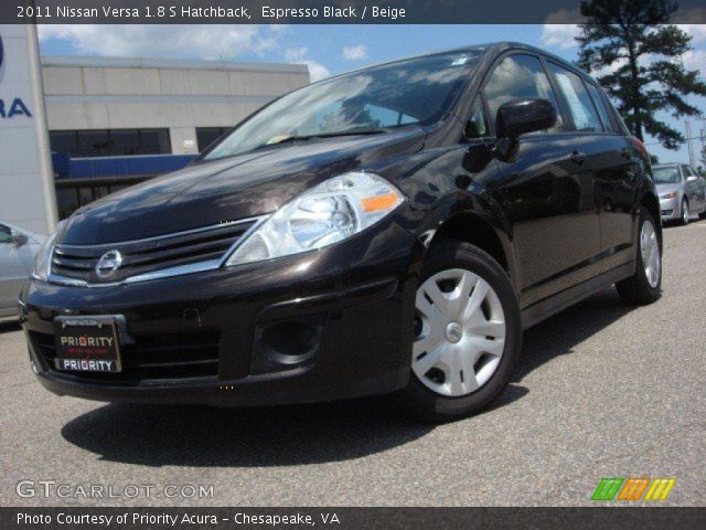 2011 Nissan Versa 1.8 S Hatchback in Espresso Black