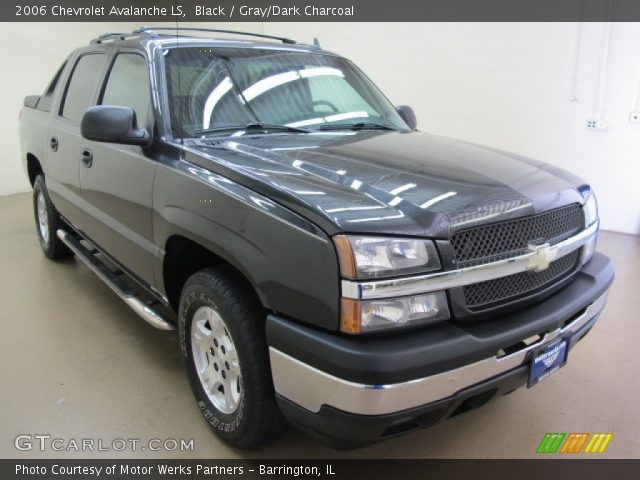 2006 Chevrolet Avalanche LS in Black