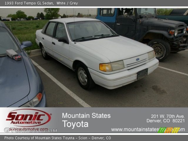 1993 Ford Tempo GL Sedan in White