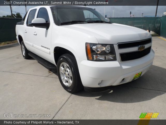 2007 Chevrolet Avalanche LT in Summit White