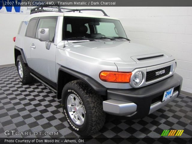 2007 Toyota FJ Cruiser 4WD in Titanium Metallic