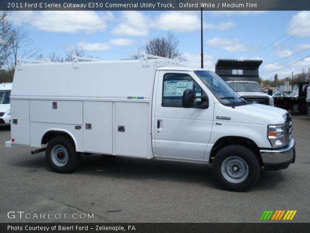 2011 Ford E Series Cutaway E350 Commercial Utility Truck in Oxford White