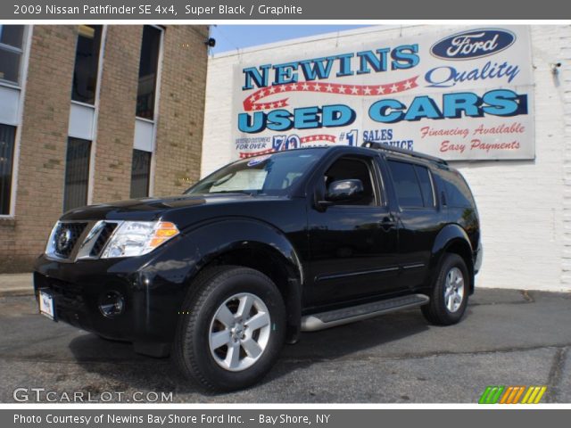 2009 Nissan Pathfinder SE 4x4 in Super Black