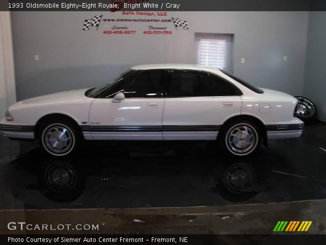 1993 Oldsmobile Eighty-Eight Royale in Bright White