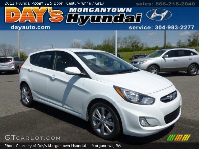 2012 Hyundai Accent SE 5 Door in Century White