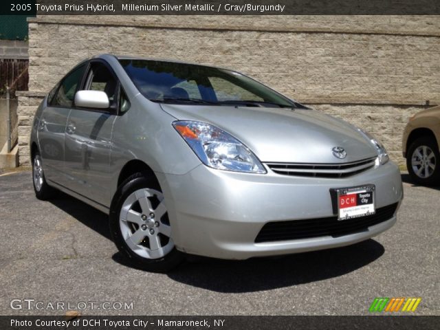 2005 Toyota Prius Hybrid in Millenium Silver Metallic