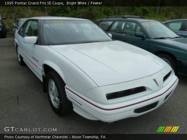 1995 Pontiac Grand Prix SE Coupe in Bright White
