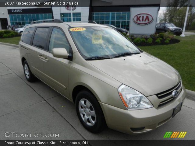 2007 Kia Sedona LX in Sunset Gold