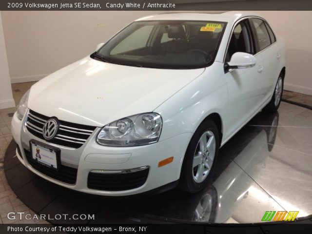 2009 Volkswagen Jetta SE Sedan in Candy White