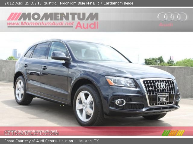 2012 Audi Q5 3.2 FSI quattro in Moonlight Blue Metallic