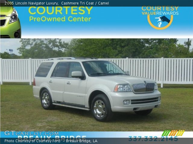 2005 Lincoln Navigator Luxury in Cashmere Tri Coat